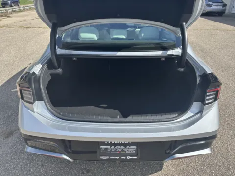 More photos of 2025 Hyundai Sonata SEL at Twins Chrysler Dodge Jeep Ram, MI