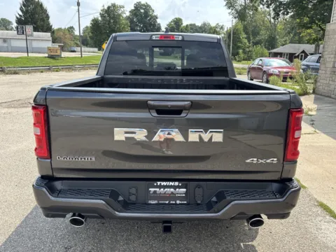 More photos of 2027 Ram 1500 Laramie at Twins Chrysler Dodge Jeep Ram, MI