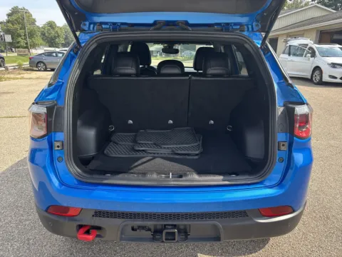 More photos of 2025 Jeep Compass Trailhawk at Twins Chrysler Dodge Jeep Ram, MI