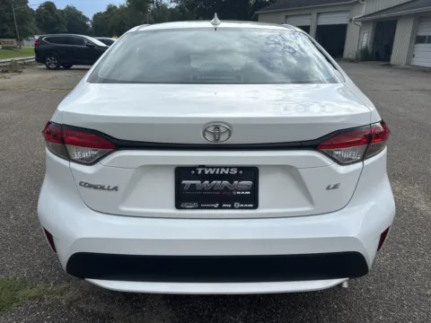 More photos of 2022 Toyota Corolla LE at Twins Chrysler Dodge Jeep Ram, MI