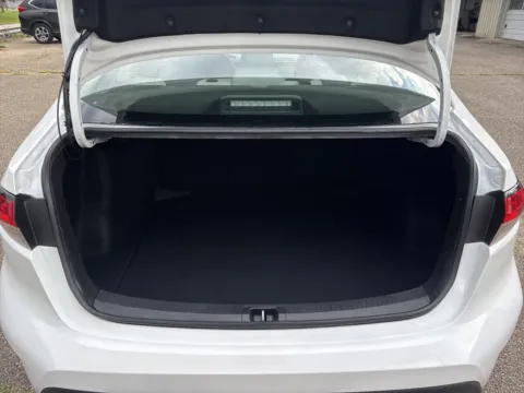 More photos of 2022 Toyota Corolla LE at Twins Chrysler Dodge Jeep Ram, MI