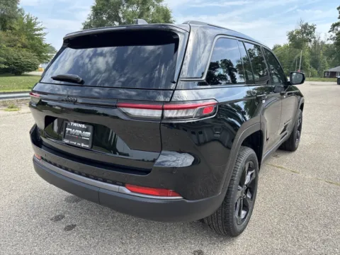 Another view of 2027 Jeep Grand Cherokee Limited for sale in Wayland, MI at Twins Chrysler Dodge Jeep Ram