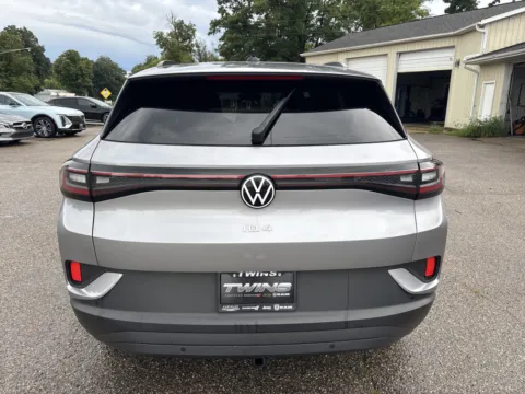 More photos of 2023 Volkswagen ID.4 Pro at Twins Chrysler Dodge Jeep Ram, MI