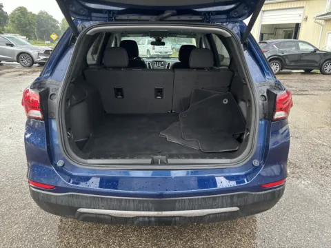 More photos of 2022 Chevrolet Equinox LT at Twins Chrysler Dodge Jeep Ram, MI