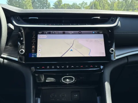 More photos of 2027 Jeep Grand Cherokee Laredo Altitude at Twins Chrysler Dodge Jeep Ram, MI