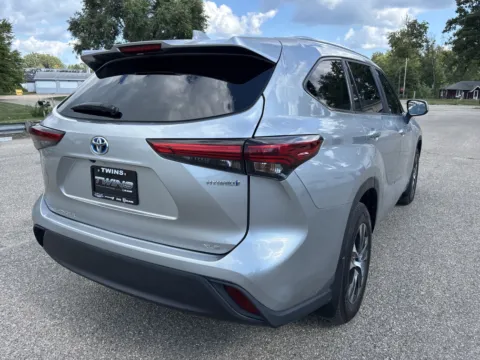 Another view of 2023 Toyota Highlander Hybrid XLE for sale in Wayland, MI at Twins Chrysler Dodge Jeep Ram