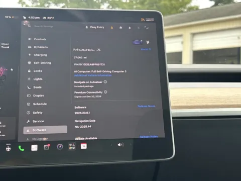 More photos of 2023 Tesla Model 3 at Twins Chrysler Dodge Jeep Ram, MI