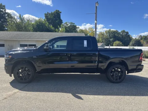 More photos of 2027 Ram 1500 Laramie at Twins Chrysler Dodge Jeep Ram, MI
