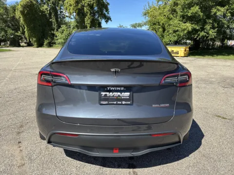 More photos of 2022 Tesla Model Y Performance at Twins Chrysler Dodge Jeep Ram, MI