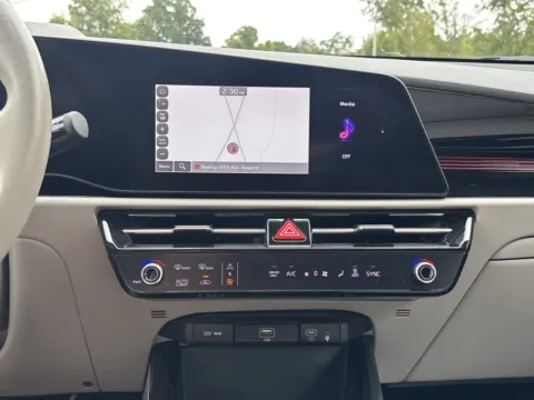 More photos of 2023 Kia Niro EV Wave at Twins Chrysler Dodge Jeep Ram, MI
