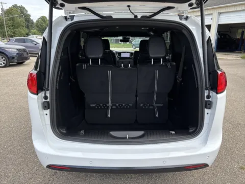 More photos of 2027 Chrysler Pacifica LX at Twins Chrysler Dodge Jeep Ram, MI
