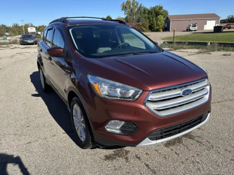 Red 2018 Ford Escape SE for sale in Wayland, MI