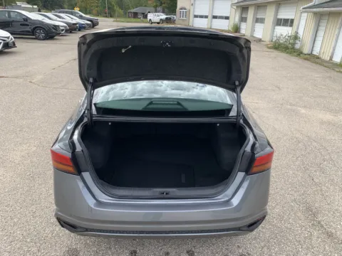 More photos of 2022 Nissan Altima 2.5 S at Twins Chrysler Dodge Jeep Ram, MI