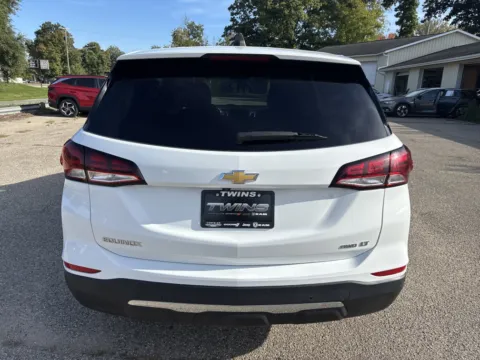 More photos of 2022 Chevrolet Equinox LT at Twins Chrysler Dodge Jeep Ram, MI