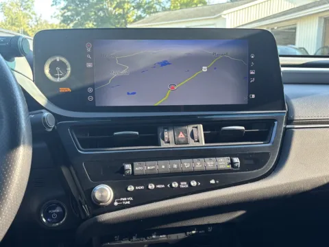 More photos of 2022 Lexus ES 300h F SPORT at Twins Chrysler Dodge Jeep Ram, MI