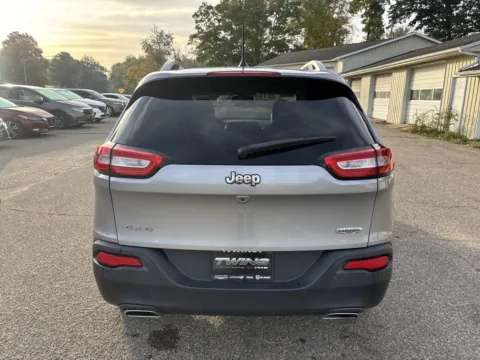 More photos of 2018 Jeep Cherokee Latitude Plus at Twins Chrysler Dodge Jeep Ram, MI