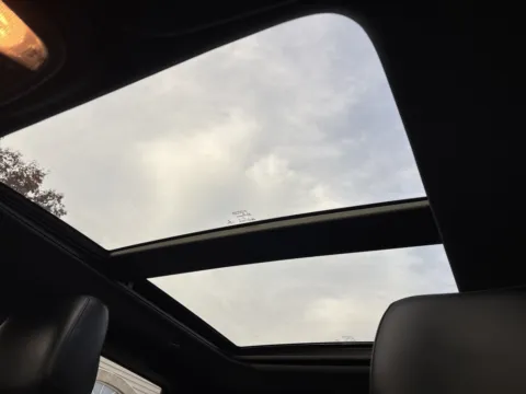 More photos of 2022 Jeep Grand Cherokee WK Limited at Twins Chrysler Dodge Jeep Ram, MI