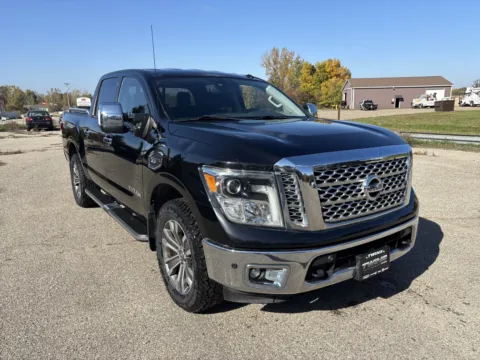 Black 2017 Nissan Titan SL for sale in Wayland, MI