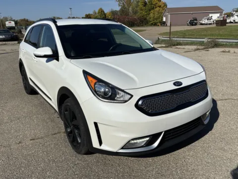 White 2019 Kia Niro S Touring for sale in Wayland, MI