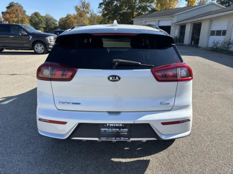 More photos of 2019 Kia Niro S Touring at Twins Chrysler Dodge Jeep Ram, MI