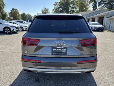 More photos of 2019 Audi Q7 SE Premium Plus at Twins Chrysler Dodge Jeep Ram, MI