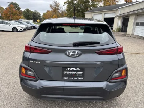 More photos of 2021 Hyundai Kona SE at Twins Chrysler Dodge Jeep Ram, MI