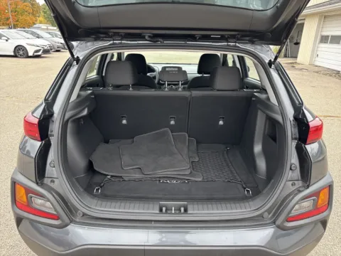 More photos of 2021 Hyundai Kona SE at Twins Chrysler Dodge Jeep Ram, MI