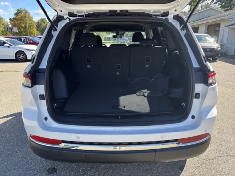 More photos of 2027 Jeep Grand Cherokee Laredo at Twins Chrysler Dodge Jeep Ram, MI