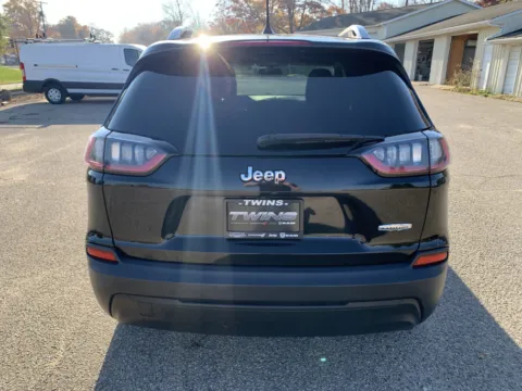 More photos of 2019 Jeep Cherokee Latitude at Twins Chrysler Dodge Jeep Ram, MI