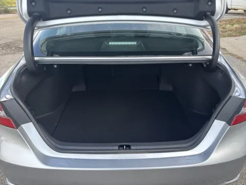 More photos of 2022 Toyota Camry SE at Twins Chrysler Dodge Jeep Ram, MI
