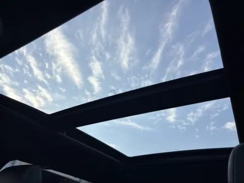 More photos of 2027 Chrysler Pacifica Limited at Twins Chrysler Dodge Jeep Ram, MI