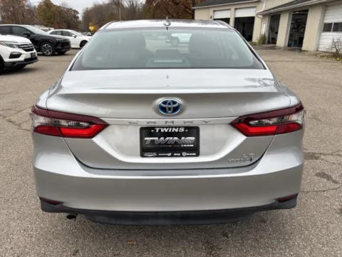 More photos of 2022 Toyota Camry Hybrid LE at Twins Chrysler Dodge Jeep Ram, MI