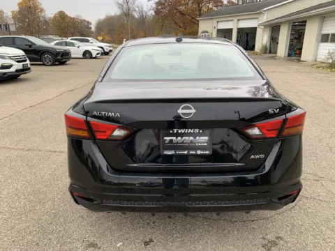 More photos of 2024 Nissan Altima 2.5 SV at Twins Chrysler Dodge Jeep Ram, MI