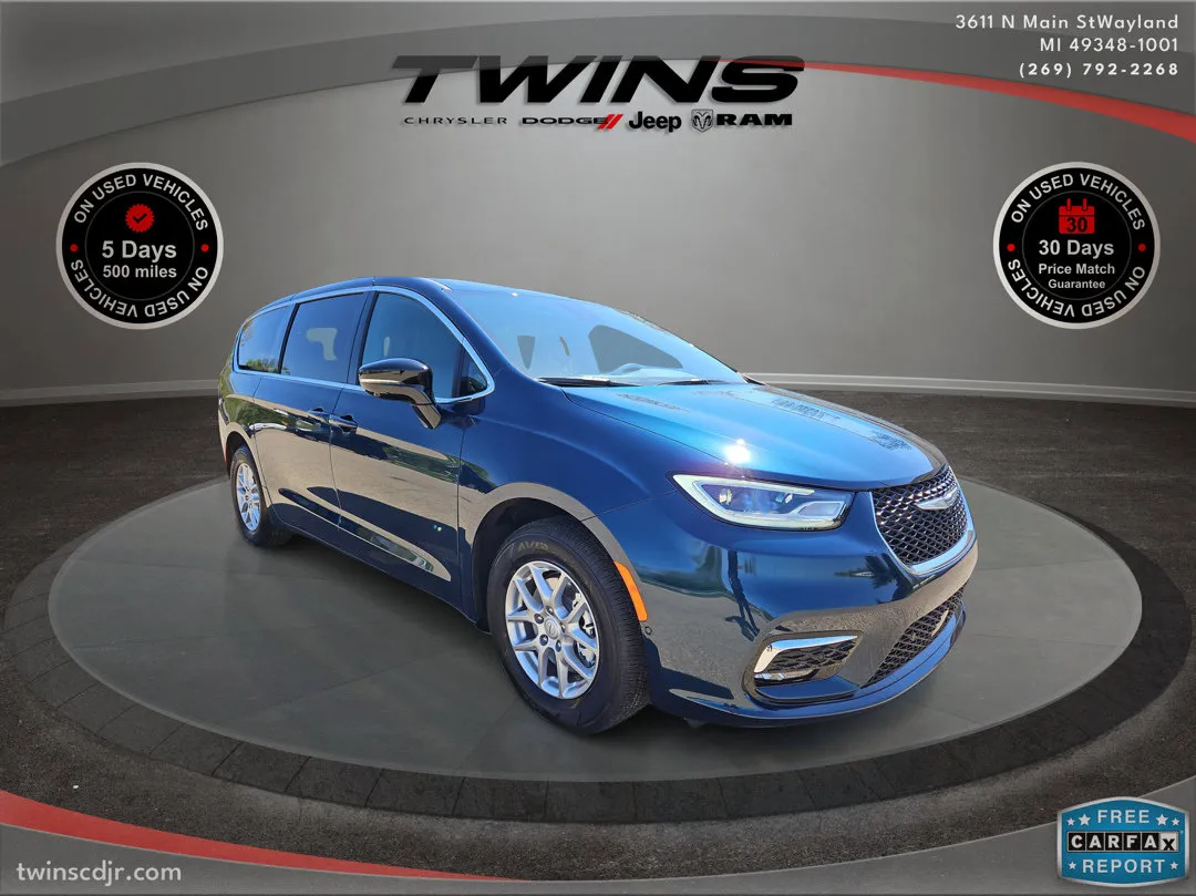 Blue 2025 Chrysler Pacifica Select for sale in Wayland, MI
