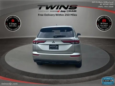 More photos of 2023 Mitsubishi Outlander ES at Twins Chrysler Dodge Jeep Ram, MI