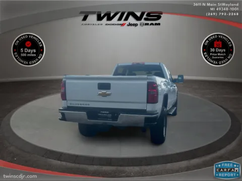More photos of 2018 GMC Sierra 2500HD at Twins Chrysler Dodge Jeep Ram, MI