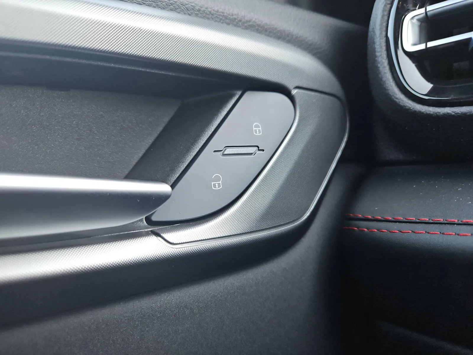 2025 Dodge Hornet GT - Photo 54
