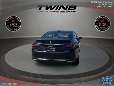 More photos of 2023 Lexus ES 250 at Twins Chrysler Dodge Jeep Ram, MI