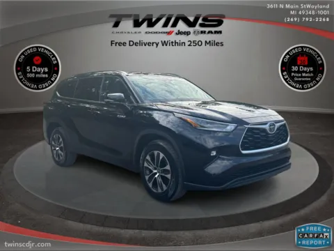 Black 2021 Toyota Highlander Hybrid XLE for sale in Wayland, MI