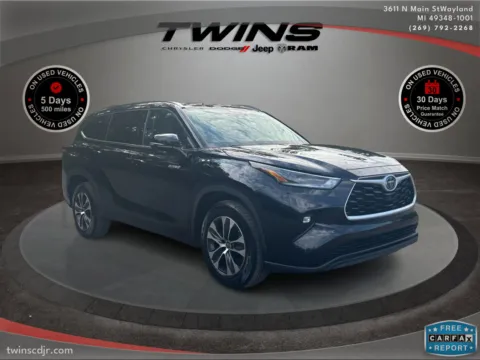 Black 2021 Toyota Highlander Hybrid XLE for sale in Wayland, MI