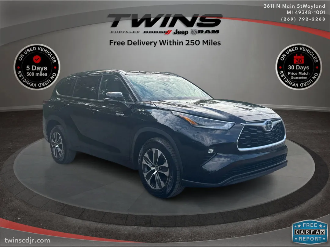 Black 2021 Toyota Highlander Hybrid XLE for sale in Wayland, MI