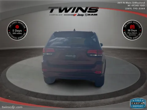 More photos of 2018 Jeep Grand Cherokee Altitude at Twins Chrysler Dodge Jeep Ram, MI