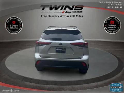 More photos of 2023 Toyota Highlander Hybrid XLE at Twins Chrysler Dodge Jeep Ram, MI