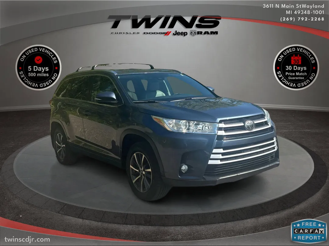 Blue 2017 Toyota Highlander XLE for sale in Wayland, MI