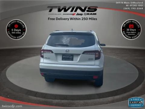 More photos of 2022 Honda Pilot Sport at Twins Chrysler Dodge Jeep Ram, MI