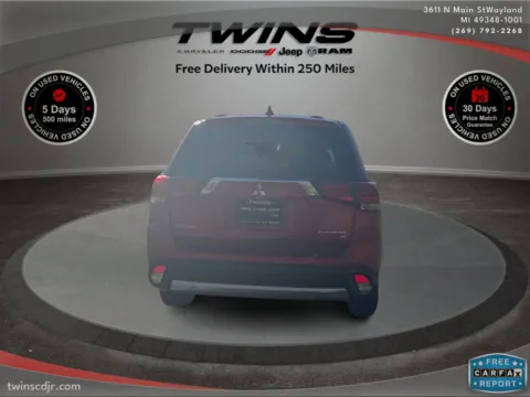 More photos of 2017 Mitsubishi Outlander SE at Twins Chrysler Dodge Jeep Ram, MI