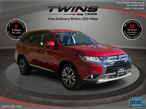 Red 2017 Mitsubishi Outlander SE for sale in Wayland, MI
