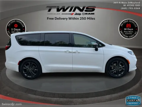Photos of 2026 Chrysler Pacifica Select for sale in Wayland, MI at Twins Chrysler Dodge Jeep Ram