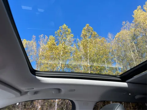 More photos of 2024 Jeep Grand Cherokee Limited at Twins Chrysler Dodge Jeep Ram, MI