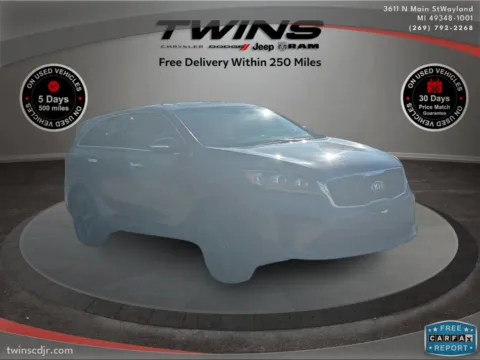 Gray 2020 Kia Sorento LX V6 for sale in Wayland, MI